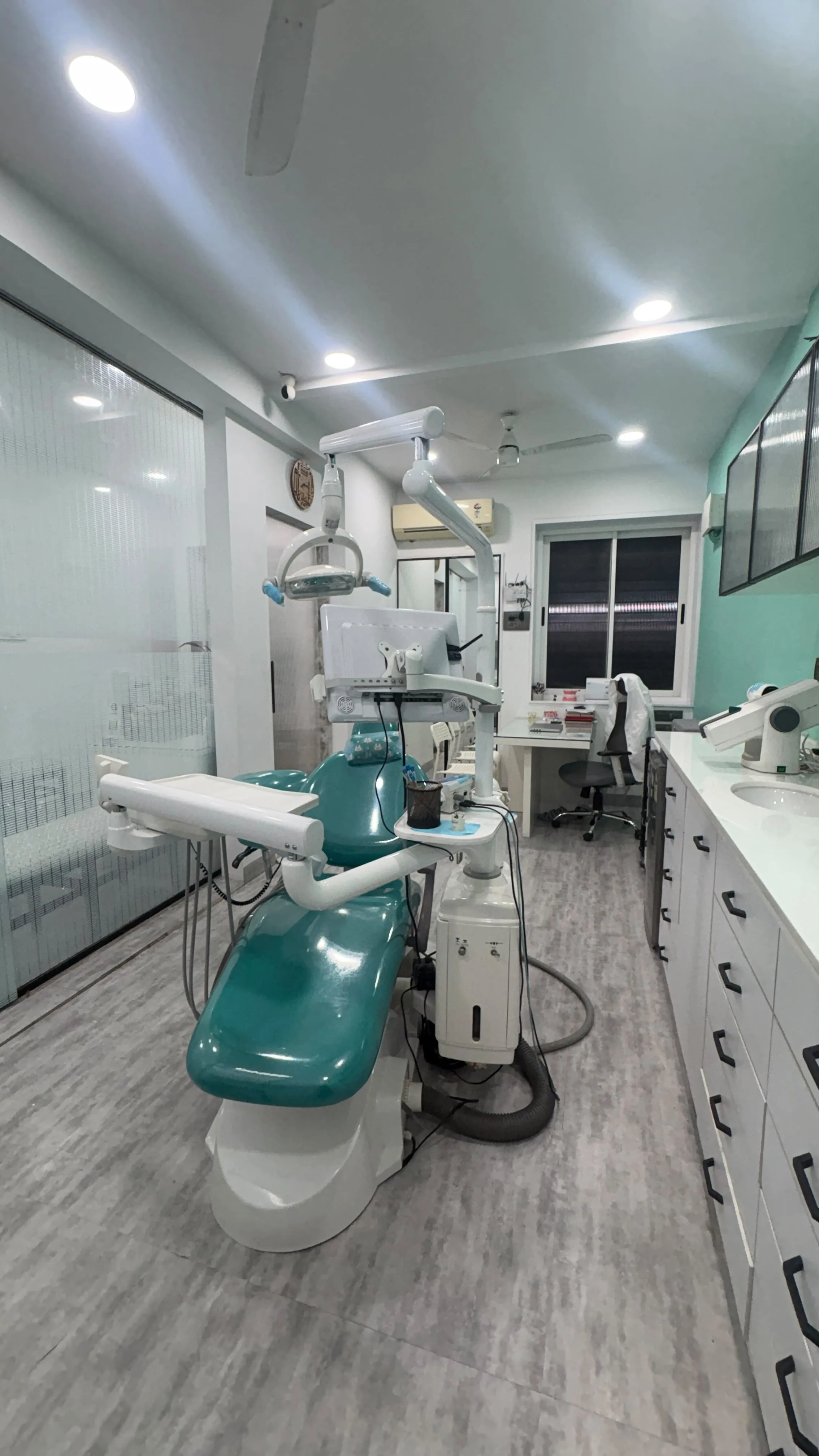 Treatment room at House of Dentistry