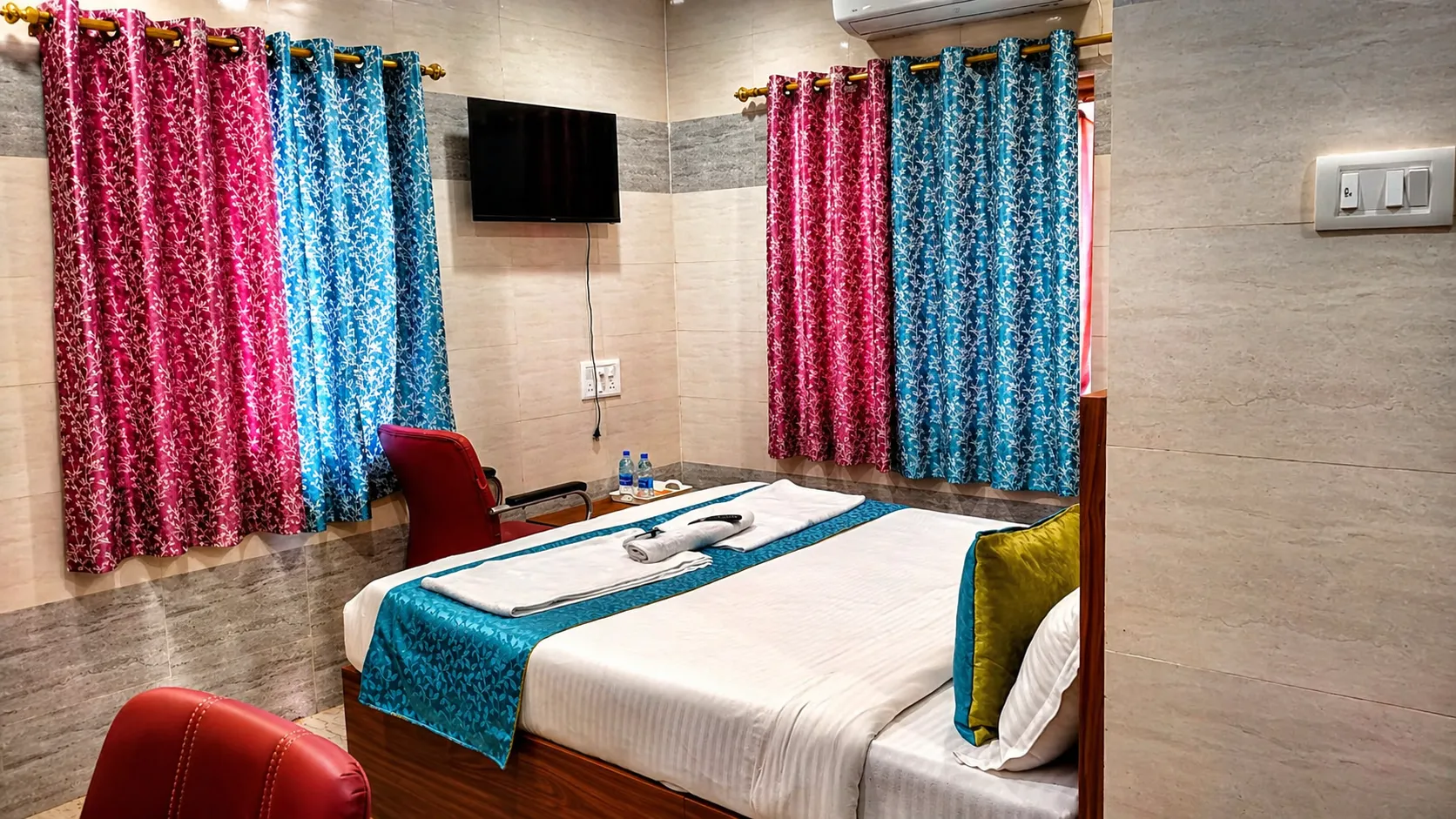 Affordable private stay hotel room in Bapuji Nagar Bhubaneswar