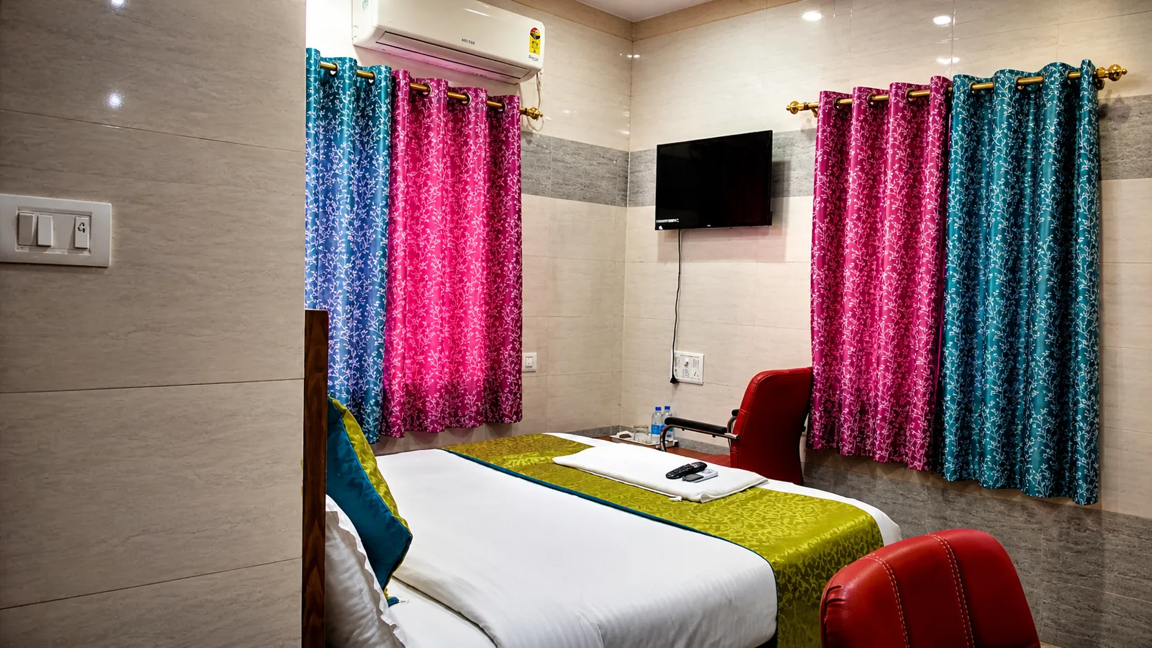 Clean short stay hotel room in Bhubaneswar